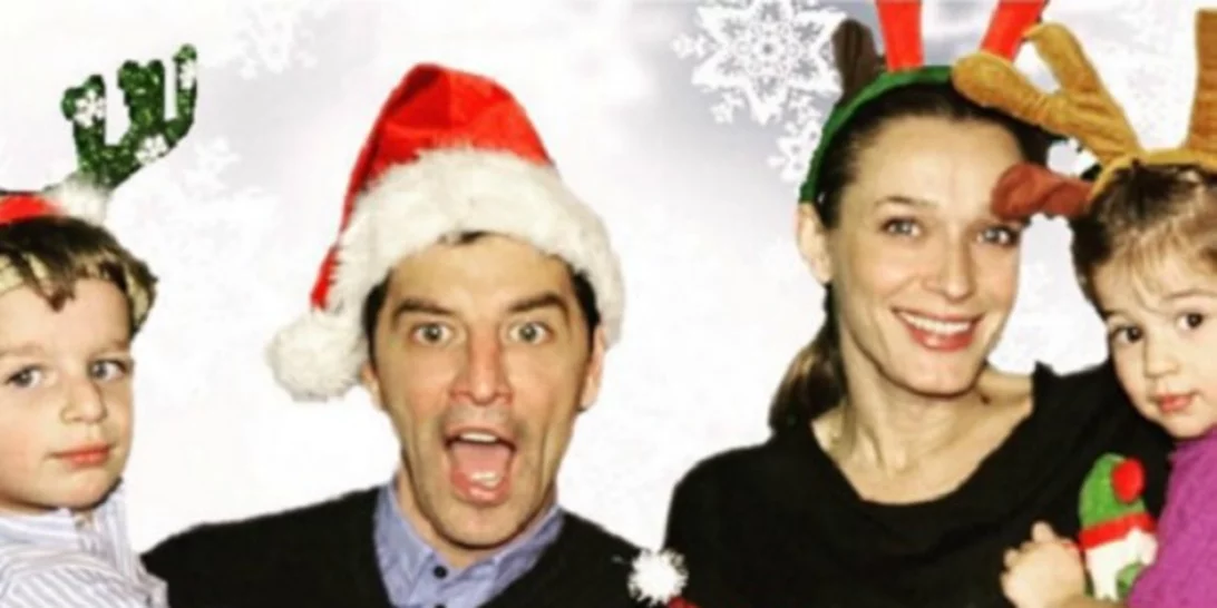 Ο Σάκης Ρουβάς και η οικογένειά του μας εύχονται «Χρόνια Πολλά»