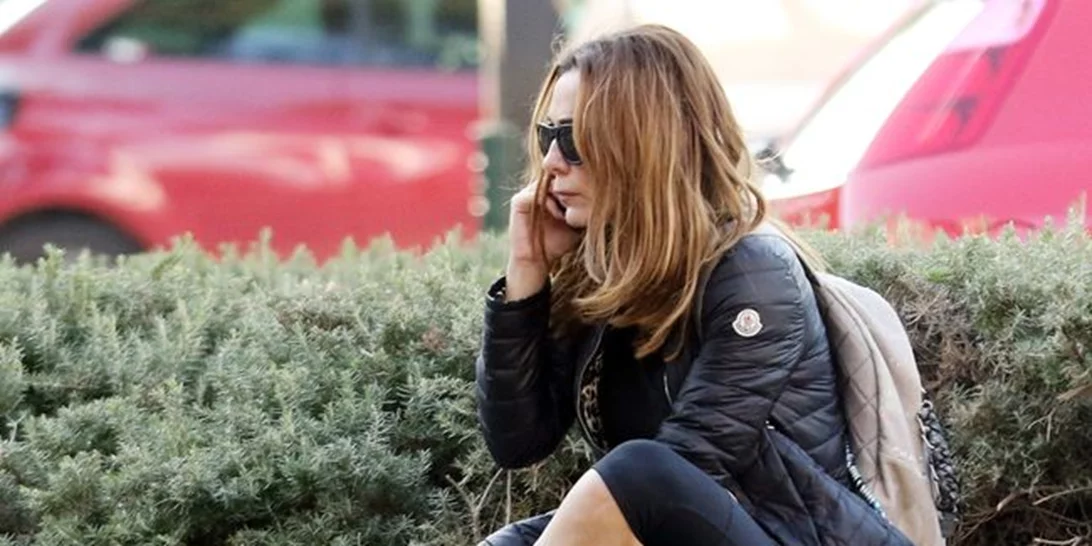 Δέσποινα Βανδή - Γωγώ Μαστροκώστα: Βουτιές στην παραλία