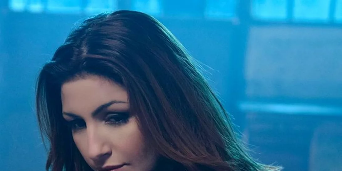 Η ριζική αλλαγή στην εμφάνιση της Έλενας Παπαρίζου: 'Εκοψε τα μαλλιά της