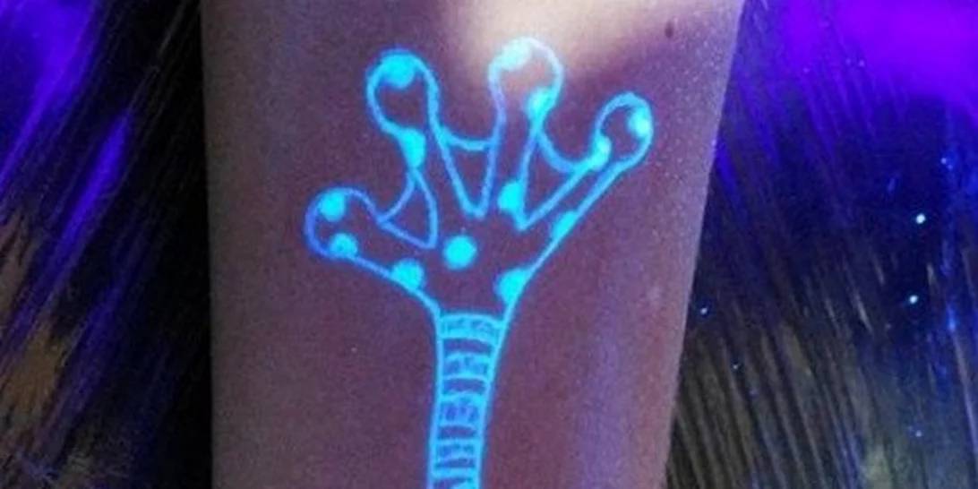 Κάνε το τατουάζ που φαίνεται μόνο σε... ειδικές περιπτώσεις!
