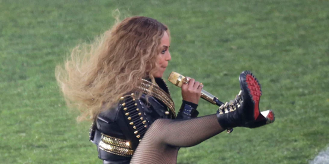 Celebs...Σαν εμάς! (15/02)