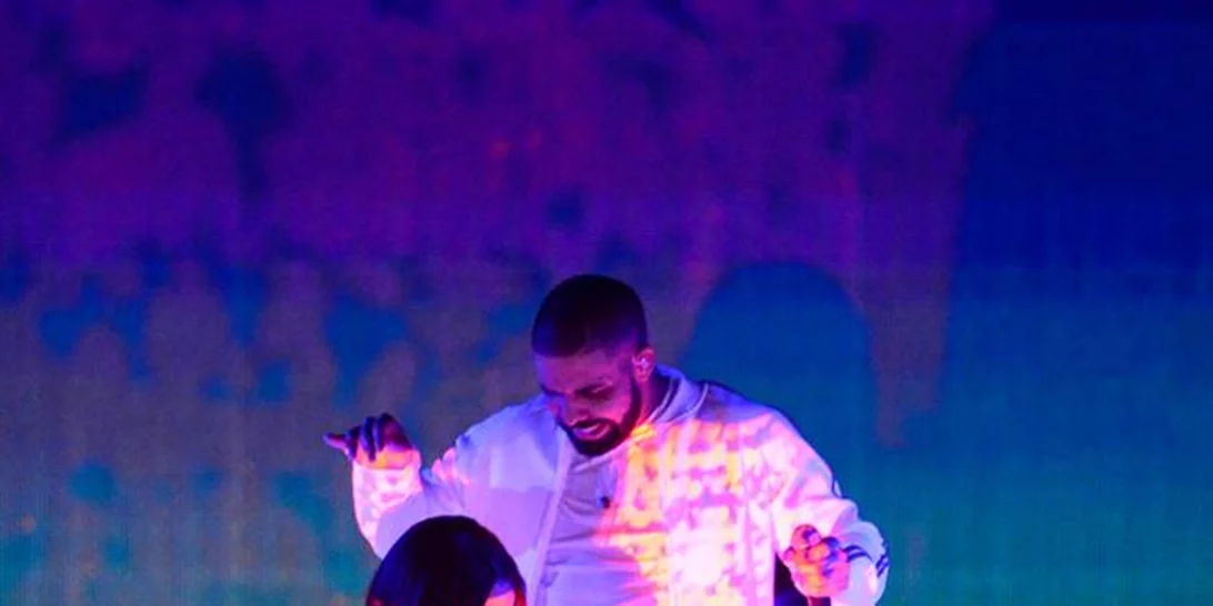 Brit Awards 2016: Το λαμπερό red carpet και όλα όσα συνέβησαν στα μουσικά βραβεία