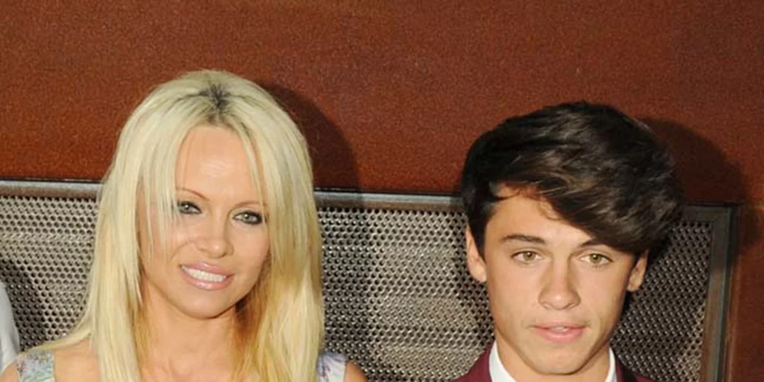 Ο γιος της Pamela Anderson είναι το νέο πρόσωπο του οίκου Saint Laurent