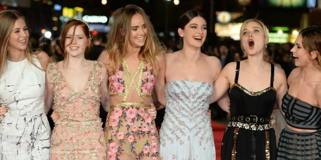 Pride & Prejudice & Zombies: Οι αδερφές Bennet πολεμούν ζόμπι στην πιο cult ταινία της χρονιάς