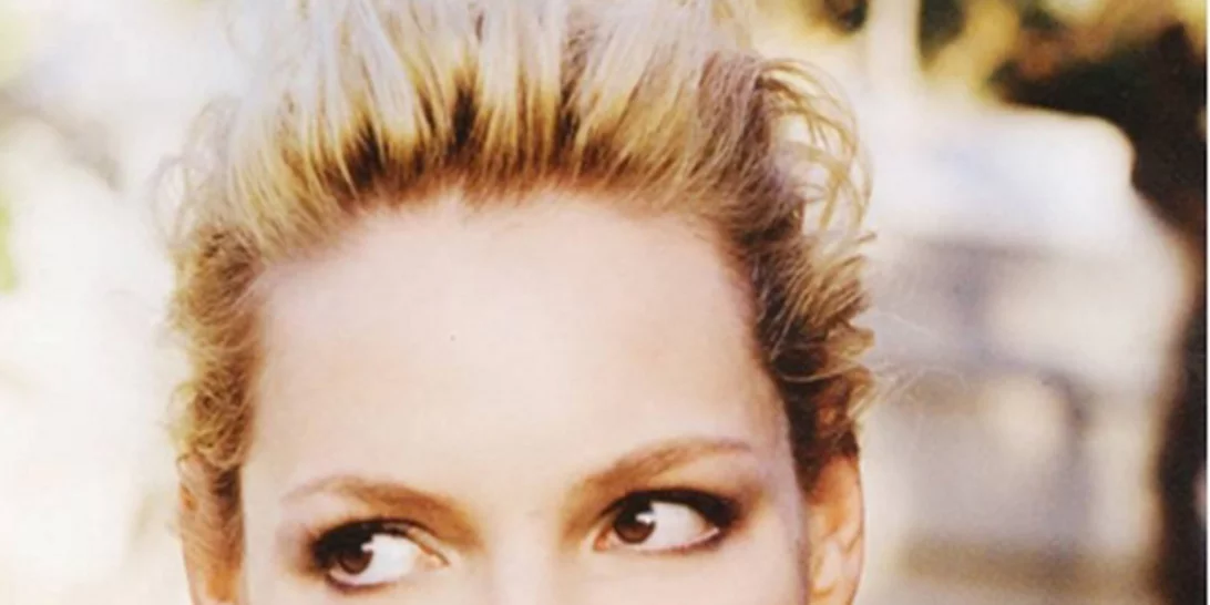 H Katherine Heigl ποζάρει από το κρεβάτι της με τα πιο σέξι εσώρουχα