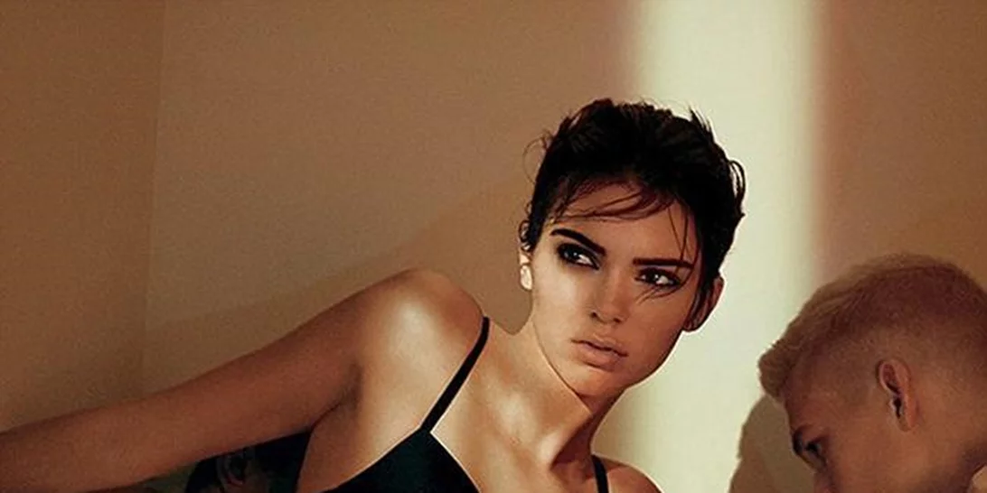 Kendall Jenner: Σέξι ξανά στη νέα καμπάνια των εσωρούχων Calvin Klein (βίντεο)