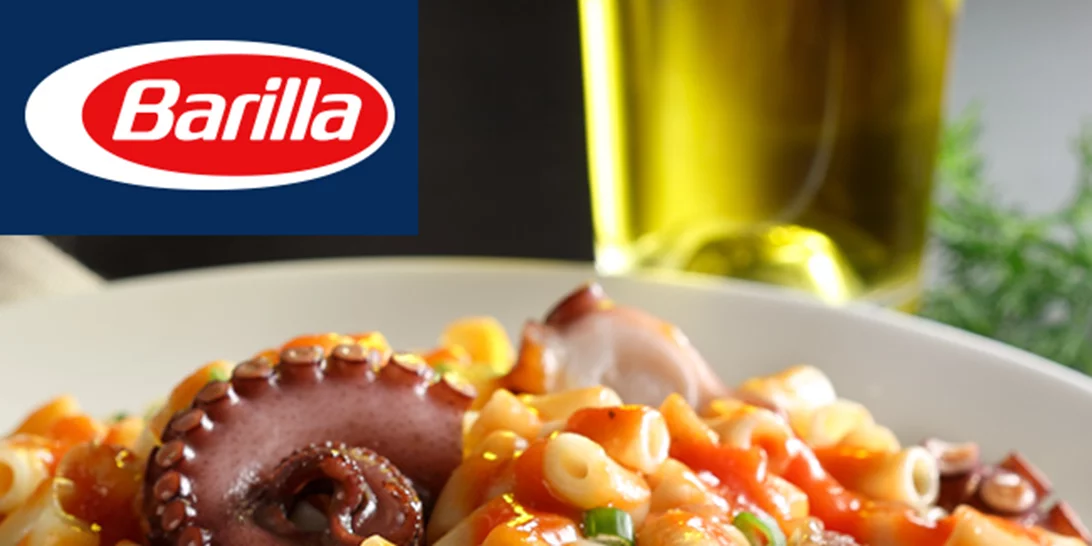 Κοφτό μακαρονάκι με καραμελωμένο χταπόδι στην γάστρα και φρέσκο κρεμμυδάκι