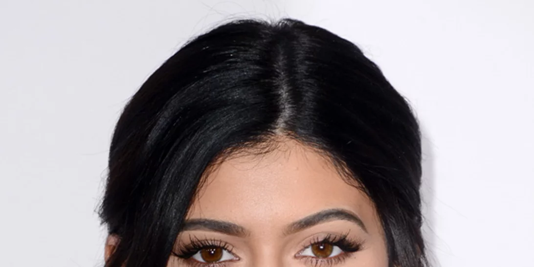 Kylie Jenner εσύ; Η σταρ είναι αγνώριστη στη throwback φωτογραφία που «ανέβασε»!