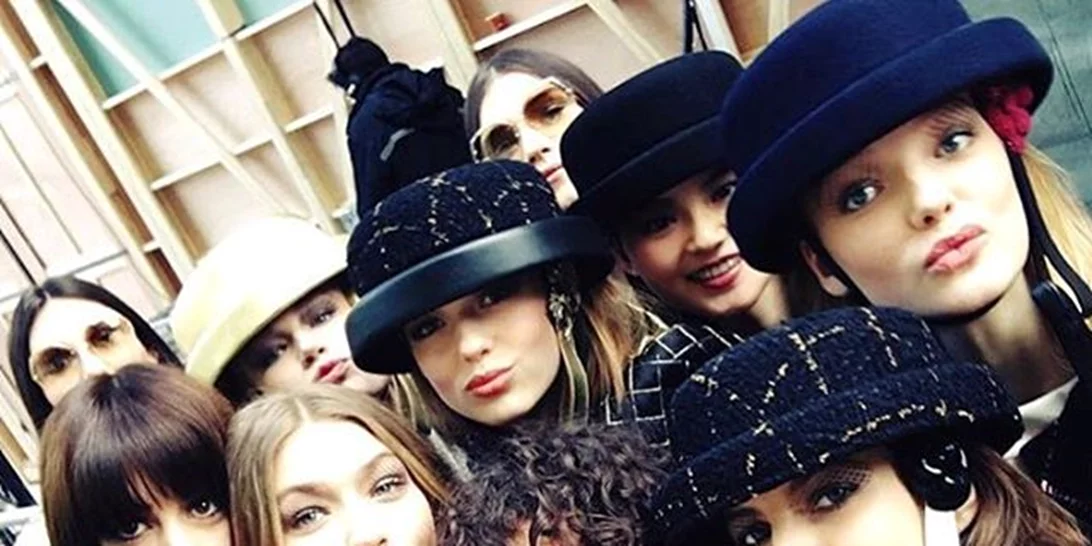 Chanel A/W 2016-2017: Οι πρώτες εικόνες από το πιο εντυπωσιακό show της Paris Fashion Week