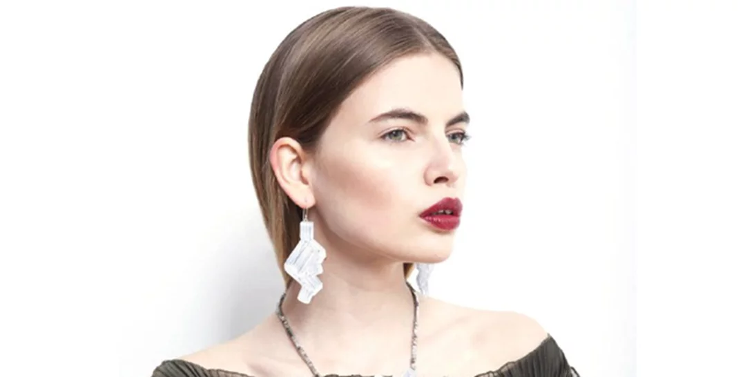 Η συλλογή φορεμάτων και κοσμημάτων που θα θέλουμε να φοράμε κάθε καλοκαίρι