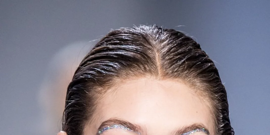 Η Gigi Hadid με glitter στα φρύδια είναι ότι πιο ωραίο έχεις δει σήμερα!