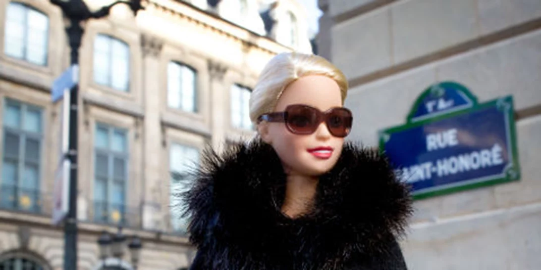 Barbie: Το εμβληματικό της στυλ σε μία αναδρομική έκθεση