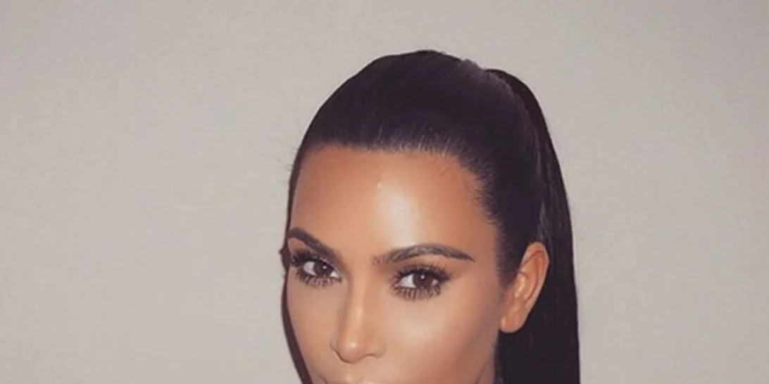 Ούτε ξανθιά ούτε μελαχρινή: Αυτό είναι το νέο χρώμα μαλλιών της Kim Kardashian που μόλις μας παρουσίασε!