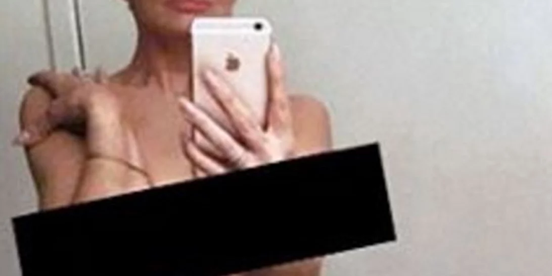 Την ενέπνευσε η Kim Kardashian! Ποια σταρ ανέβασε την ίδια γυμνή φωτογραφία;