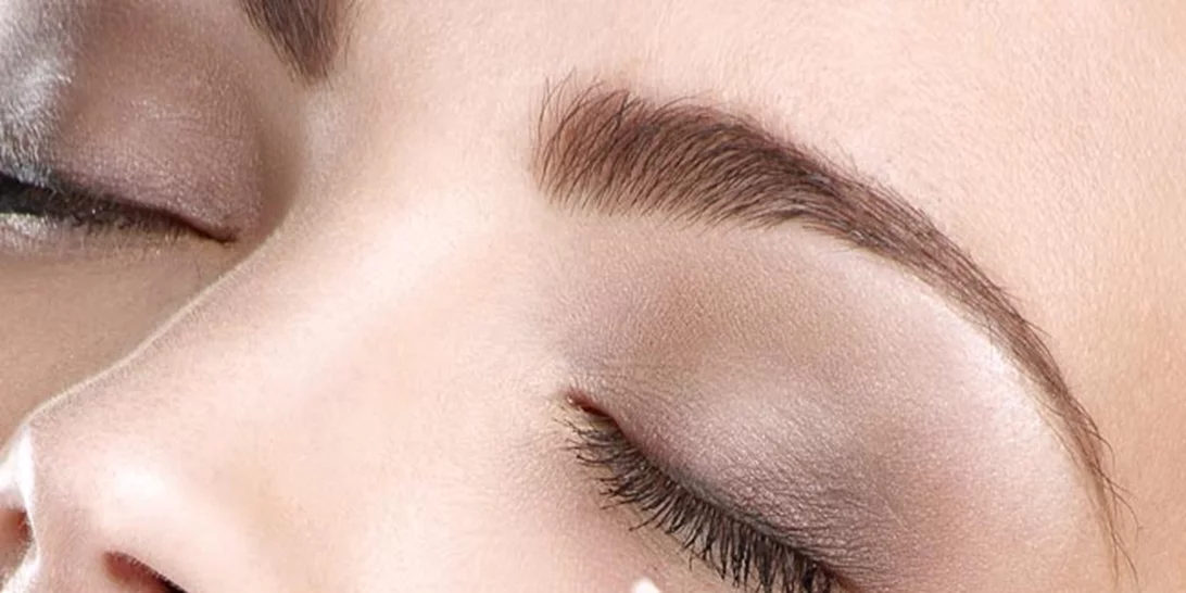 Ποια είναι η σωστή ώρα για να εφαρμόσεις την κρέμα ματιών σου;