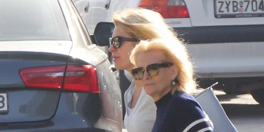 Ελένη Μενεγάκη: Με την μητέρα της στα Μελίσσια