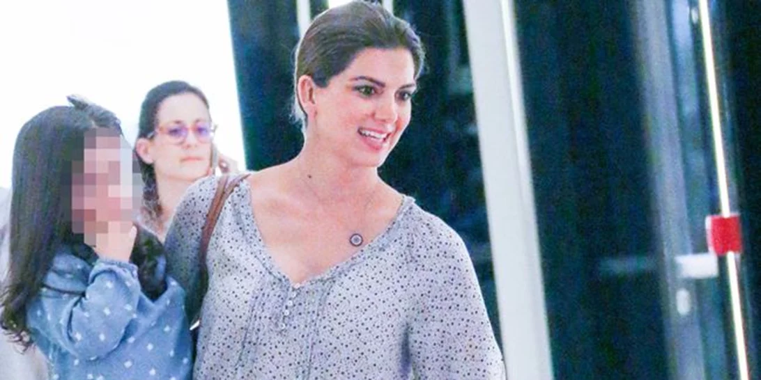 Σταματίνα Τσιμτσιλή: Με τις κόρες της για ψώνια