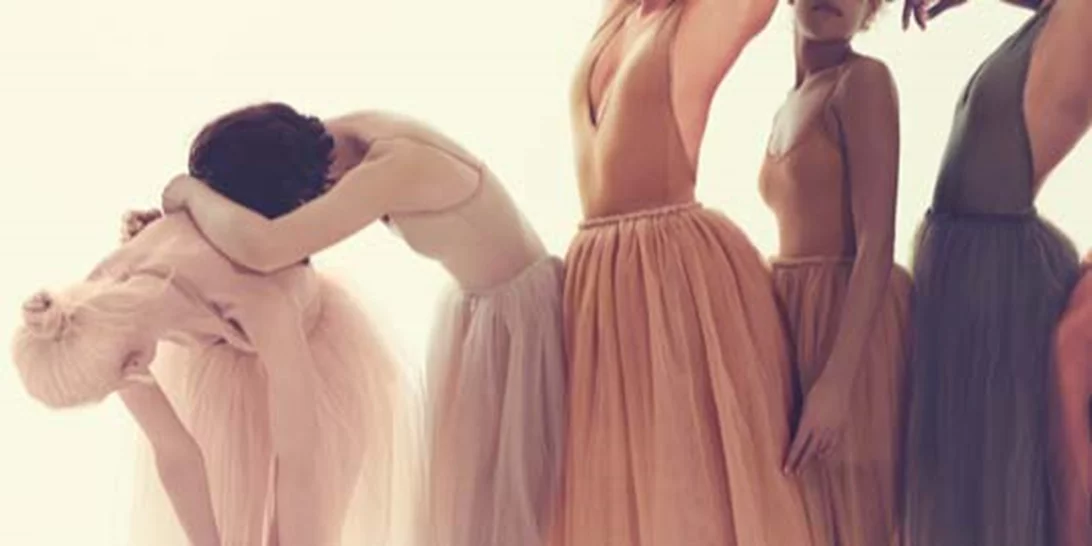Christian Louboutin: Επιτέλους σχεδιάζει nude μπαλαρίνες για όλους!