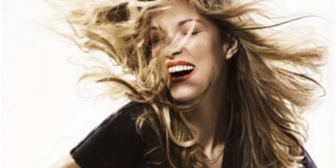 Βίκυ Καγιά: Με μία σούπερ σέξι φωτογράφιση μιλά για τη γνωριμία της με τον Ηλία Κρασσά