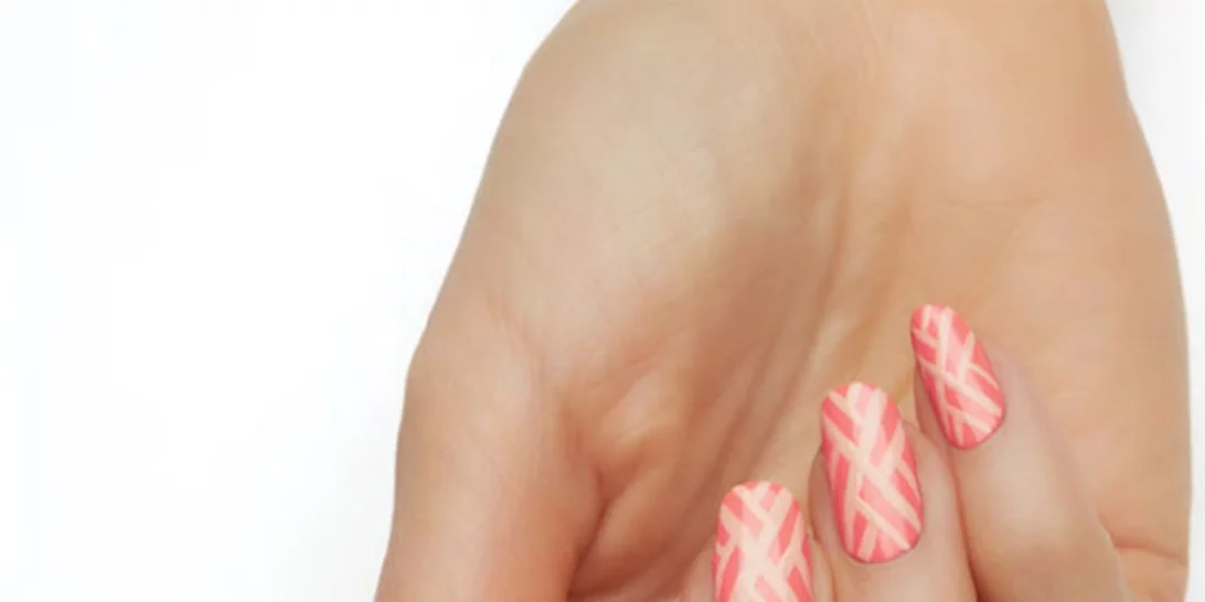 Η Essie κυκλοφορεί την 1.000η απόχρωση βερνικιού! Μαντεύεις ποια είναι;