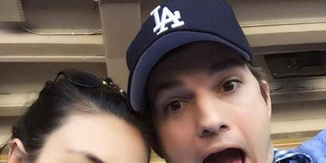 Mila Kunis - Ashton Kutcher | Έχουν την πιο παράξενη χριστουγεννιάτικη παράδοση