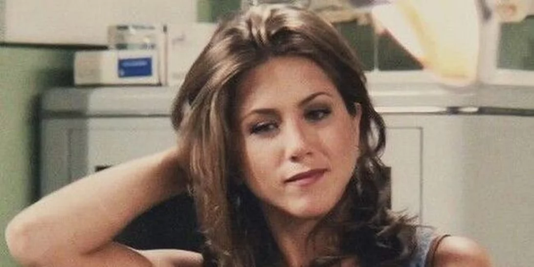 Jennifer Aniston: Ποια είναι τα fashion items που έχει κρατήσει από τα γυρίσματα των Friends;