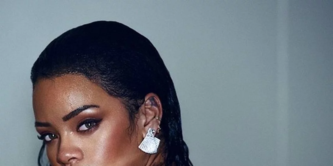 Rihanna: Το νέο της τατουάζ είναι αφιερωμένο στον Drake (φωτογραφία)