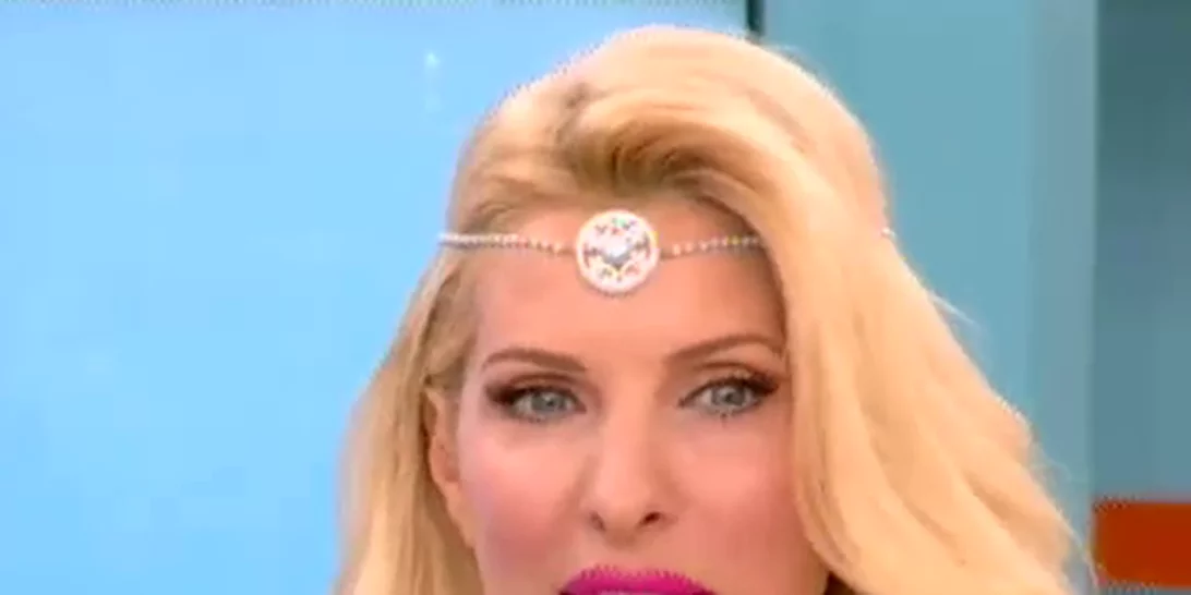 H Ελένη Μενεγάκη αποκαλύπτει τα κιλά της!