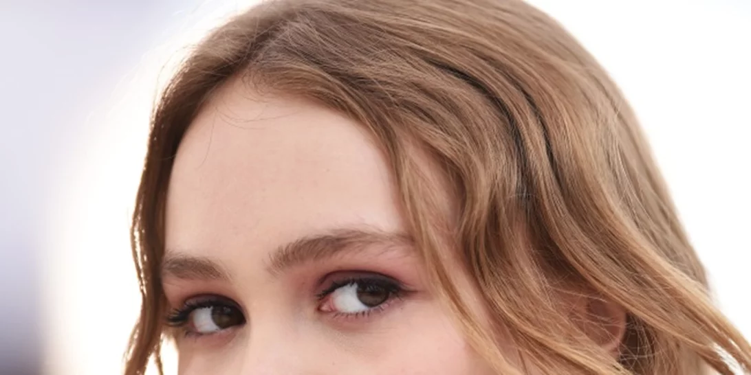 Beauty Alert: Η κόρη του Johnny Depp είναι το πρόσωπο του νέου αρώματος Chanel