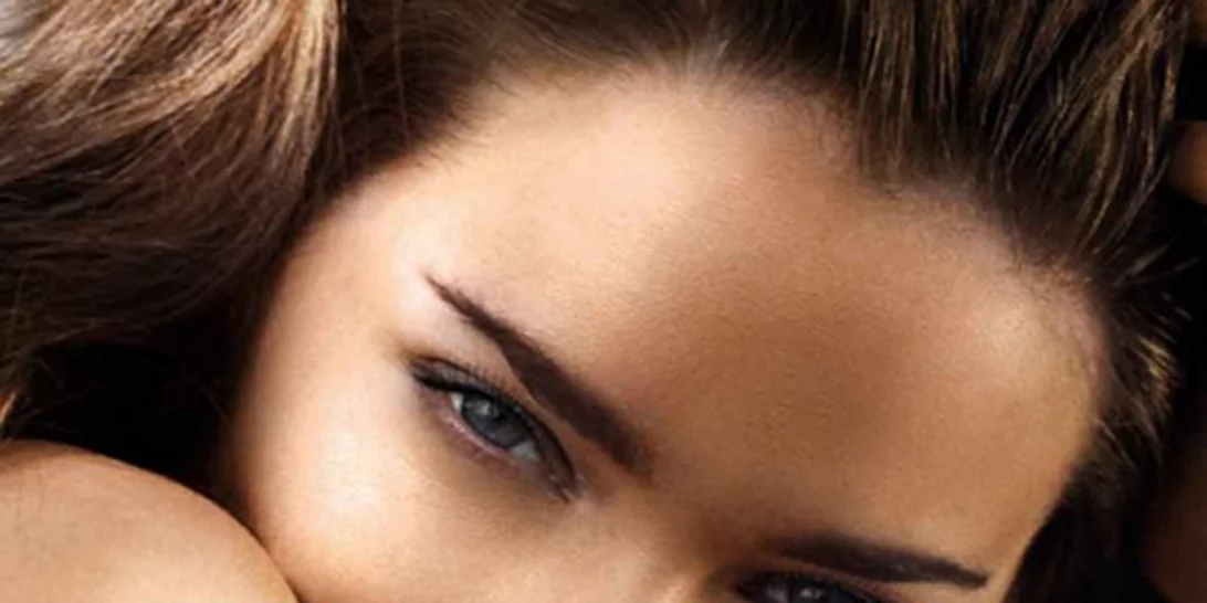 Σου έχουμε τον τρόπο να αποκτήσεις τέλειο ηλιοκαμένο look χωρίς να κάτσεις στον ήλιο