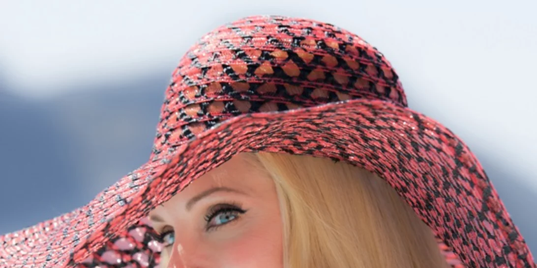 Το μυστικό της Ελένης Μενεγάκη για τέλεια μαλλιά το καλοκαίρι