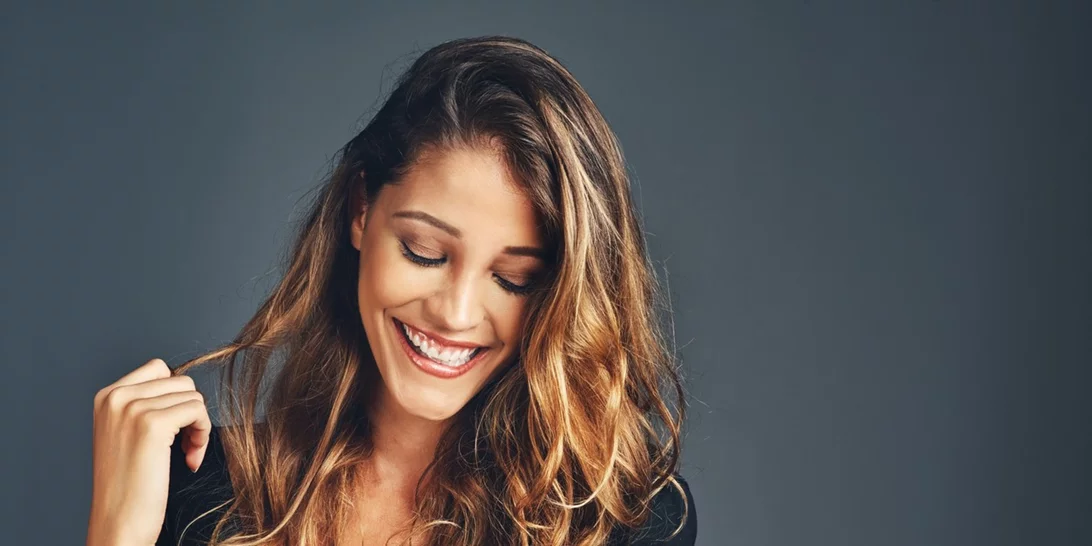 Έτσι θα πετύχεις τέλειες μπούκλες χωρίς ψαλίδι ή όποιο άλλο μηχάνημα