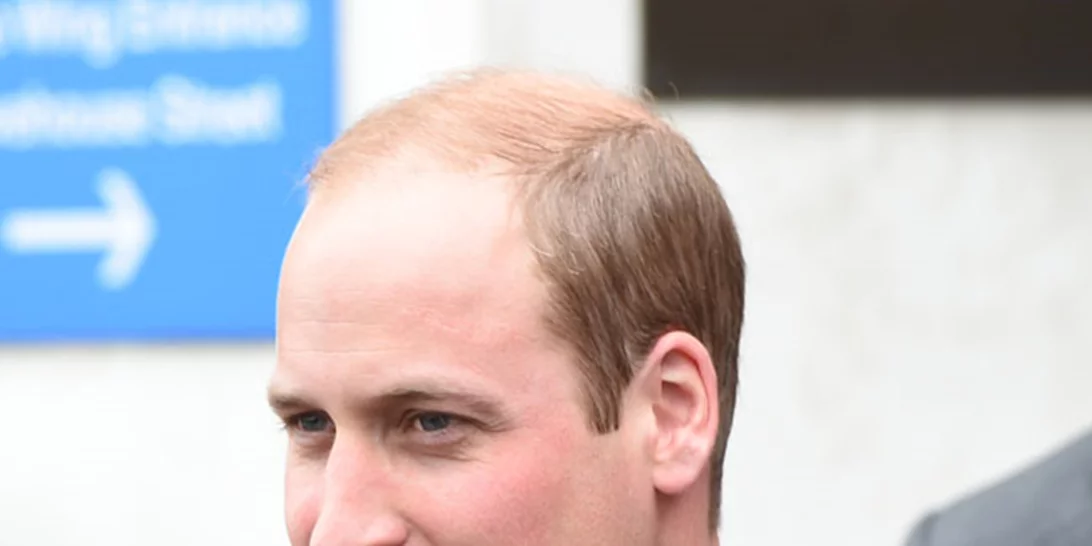 Πρίγκιπας William: Εσύ τον είδες να κάνει yoga με κοστούμι;