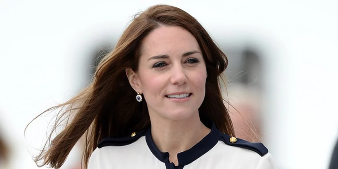 Kate Middleton: Ο απίθανος λόγος που κρατά πάντα clutch τσαντάκι