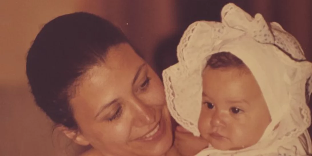 Mother's Day: Τα τρυφερά στιγμιότυπα των επωνύμων με τις μανούλες τους