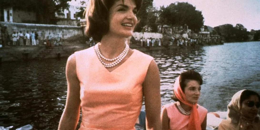 Το αλάνθαστο summer style της Jackie O