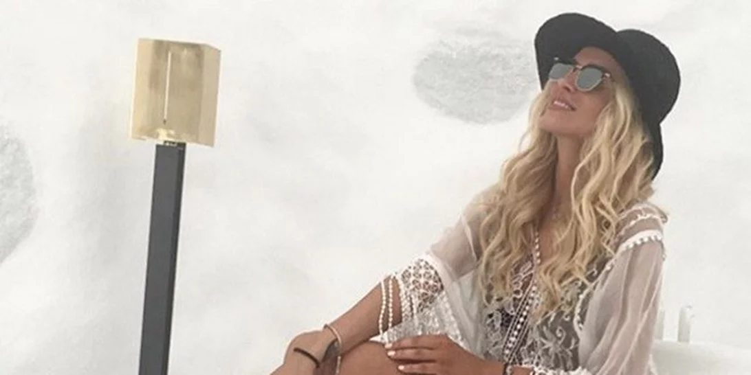 Star Style Tips: Τι φορούν οι επώνυμες Ελληνίδες στην παραλία