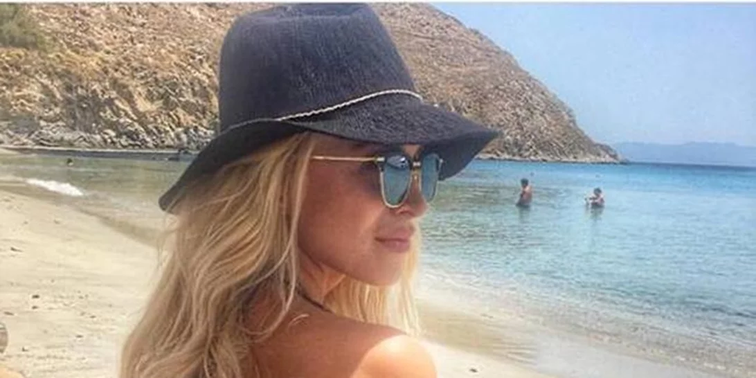 Πρώτη μέρα καύσωνα και οι εγχώριες stars έβαλαν τα μαγιό τους