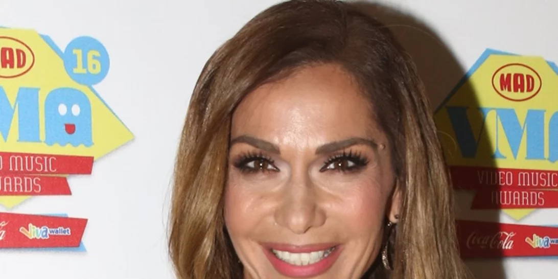 Δέσποινα Βανδή: Βάφτισε τον 9χρονο γιο της! Μάθε ακόμα τι φόρεσε και πού θα το βρεις (φωτογραφίες)