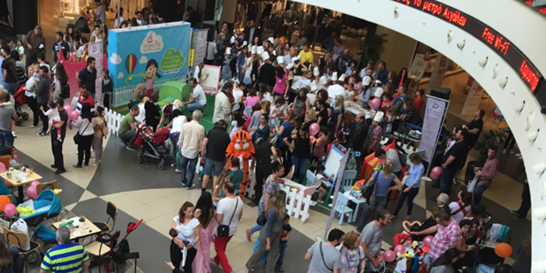 Η Αγκαλιά γιόρτασε την Ημέρα της Μητέρας στο εμπορικό κέντρο River West