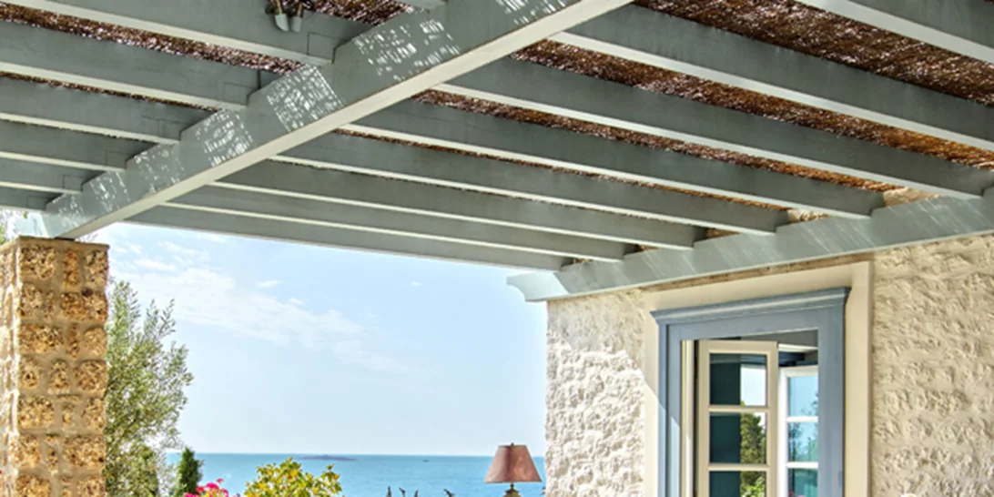 Ένα υπέροχο σπίτι στις Σπέτσες γοητεύει το διαδίκτυο (φωτογραφίες)