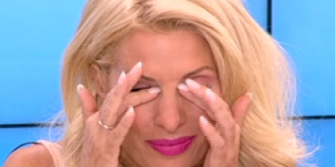 Ελένη Μενεγάκη: Τα δάκρυα on air