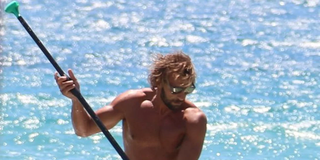 Διάσημοι Έλληνες στην παραλία με μαγιό χωρίς ρετούς