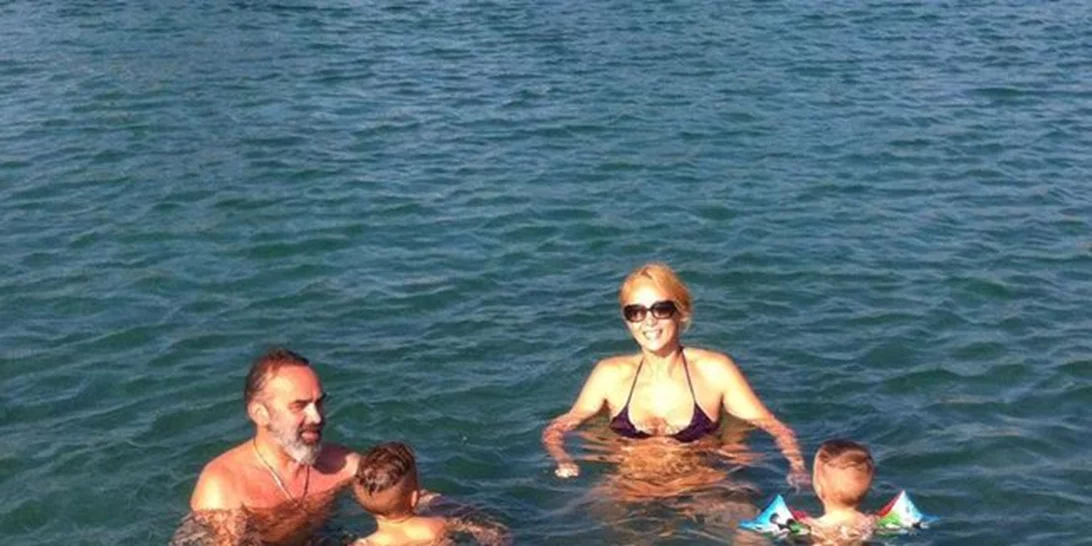 Γρηγόρης Γκουντάρας: Δείτε τον 5χρονο γιο του για…μοχίτο με τη φίλη του