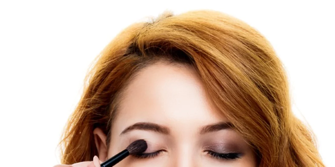 Σκιά ματιών: 4 απλοί τρόποι για γρήγορη και εύκολη εφαρμογή