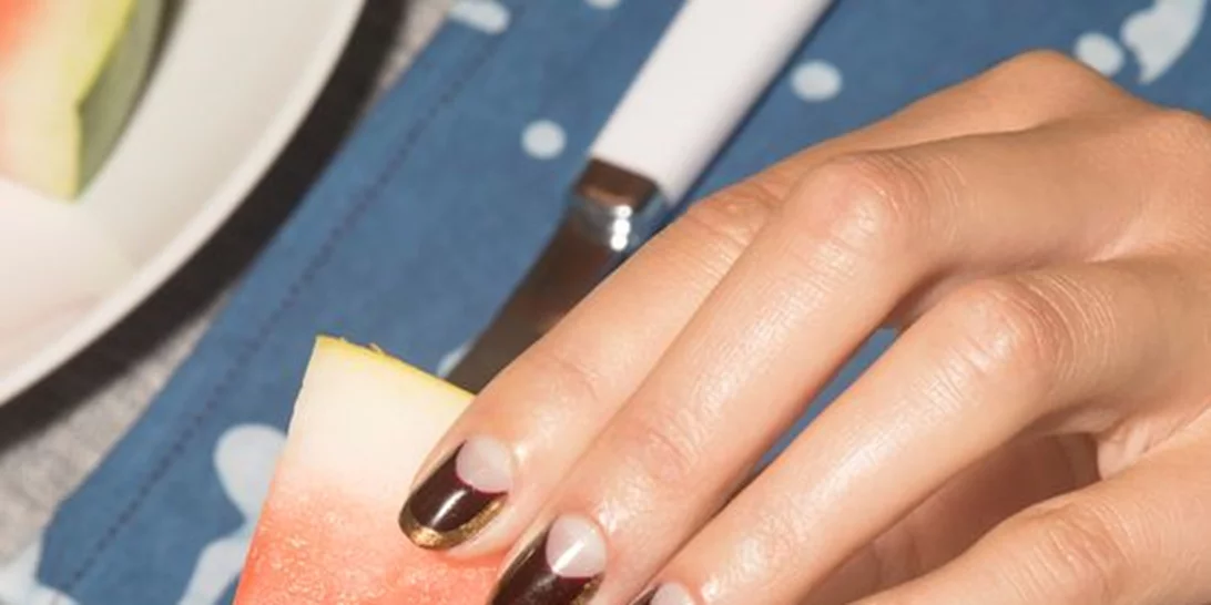 #maniMonday: Αυτό είναι το πιο έξυπνο κόλπο για τέλεια νύχια όλο το καλοκαίρι!