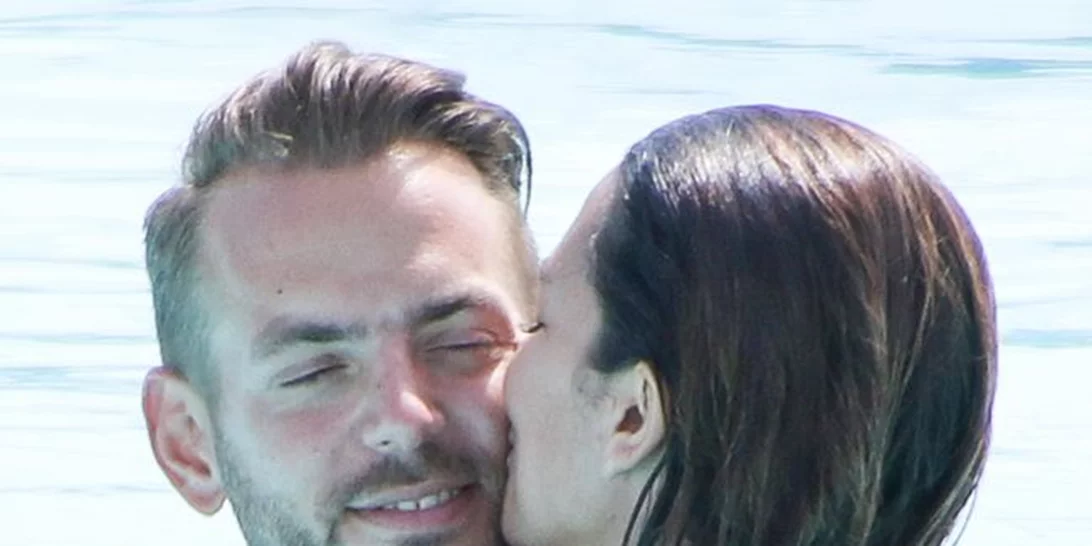 Νικολέττα Ράλλη: Σε τρυφερές στιγμές με τον σύντροφό της στην πισίνα