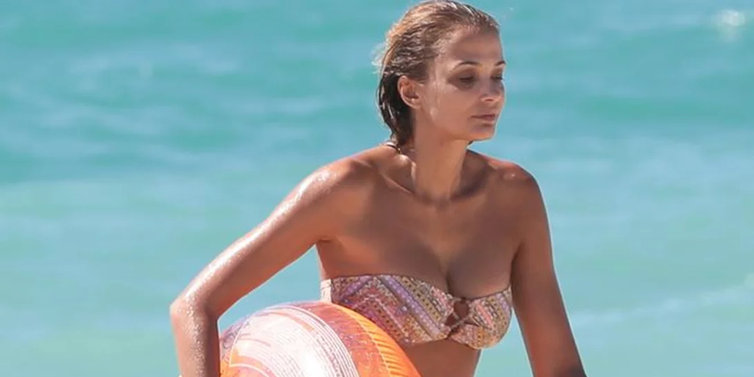 Αλέκα Καμηλά: Με μαγιό στην παραλία… χωρίς ρετούς