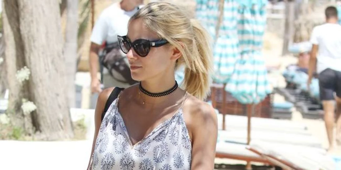 Δούκισσα Νομικού - Δημήτρης Θεοδωρίδης: Σε παραλία της Μυκόνου