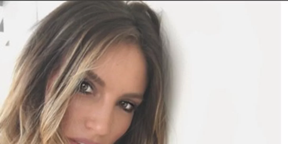 Αθήνα Οικονομάκου: Μας παρουσιάζει τους τέλεια γραμμωμένους κοιλιακούς της